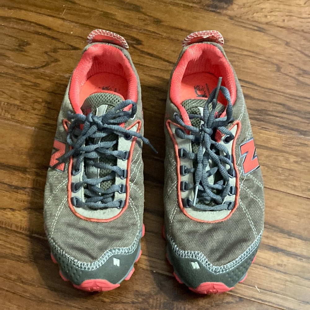 New balance shoes size 10
